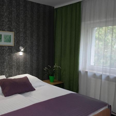 נאדארז'ין Hotel George מראה חיצוני תמונה