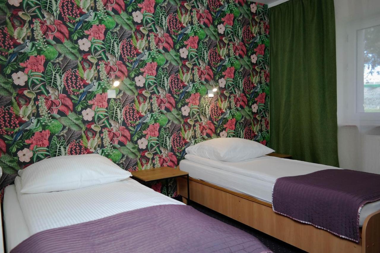נאדארז'ין Hotel George מראה חיצוני תמונה