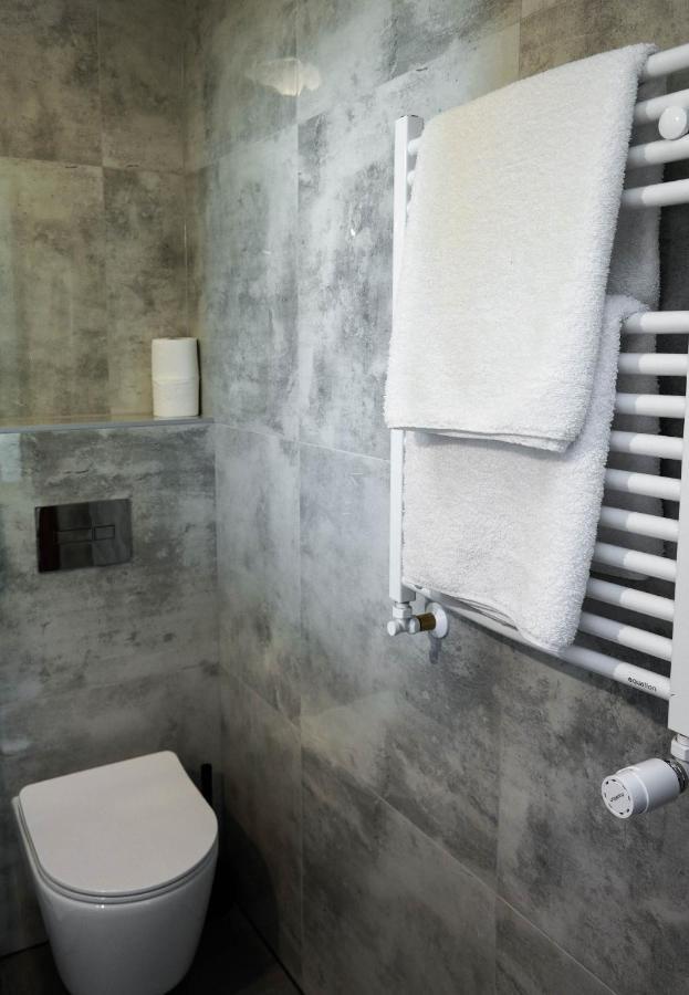 נאדארז'ין Hotel George מראה חיצוני תמונה