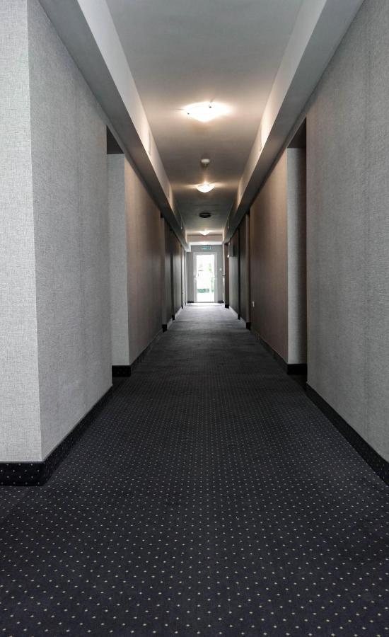 נאדארז'ין Hotel George מראה חיצוני תמונה